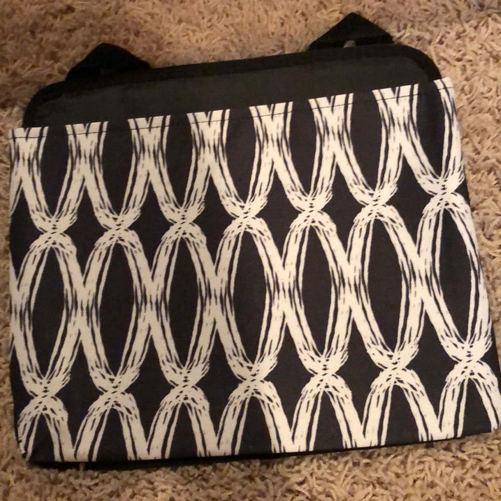 Thirty-one Oh Snap Pouch